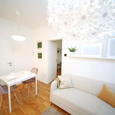 Apartment Fala - Self Check-In 0-24, Fast Wi Fi, City Center Zagreb Exterior photo